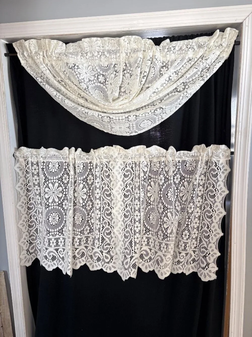 Cream Lace Curtain Set 56